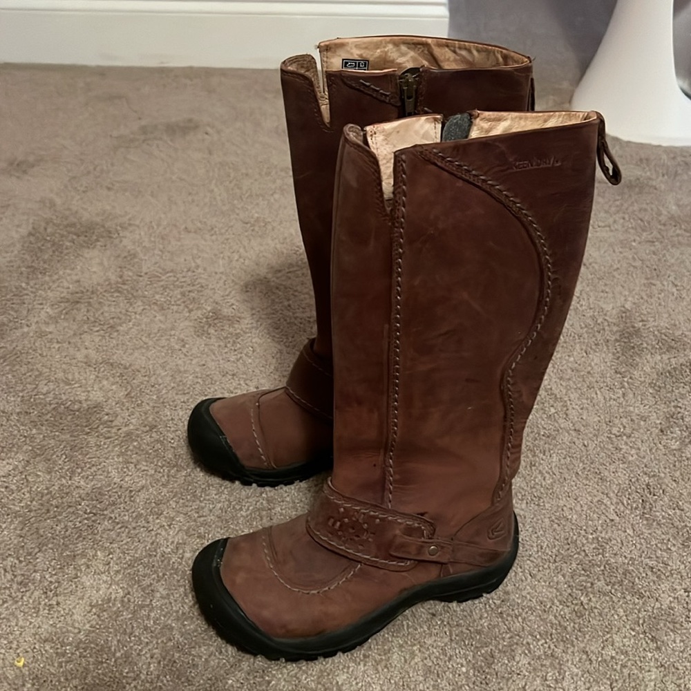 Keen brown, leather boots, size 6